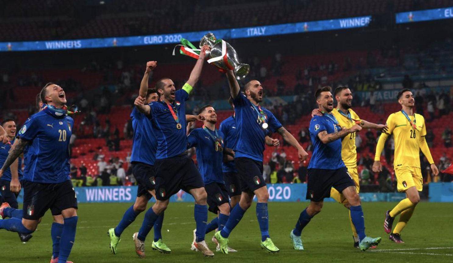 包含奥地利球队喜获重要胜利，晋级之路的词条